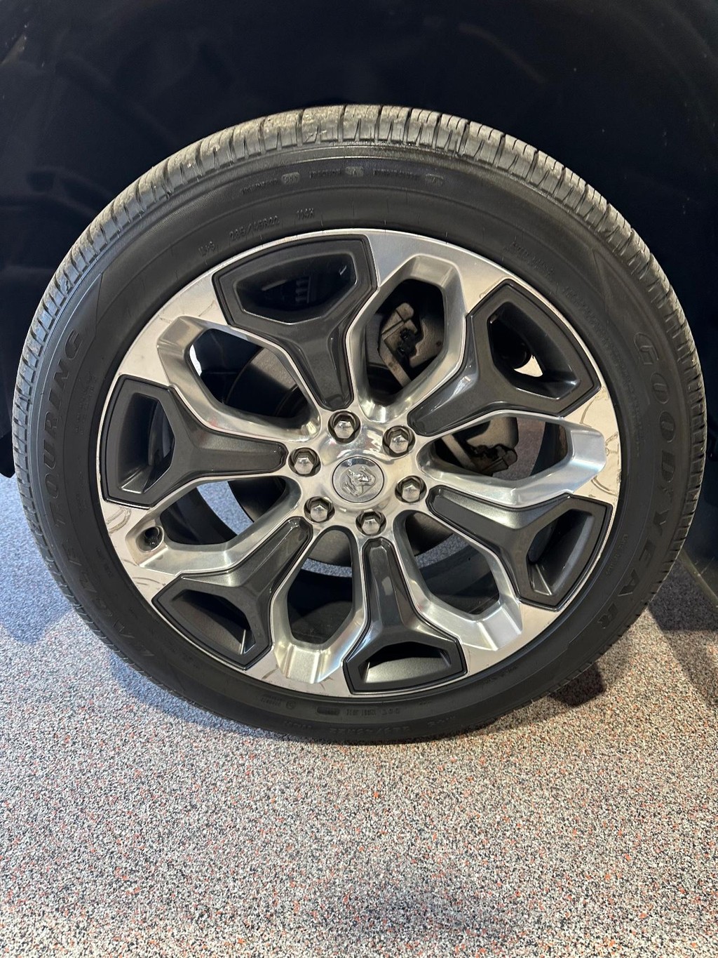 Ram 1500 Vehicle Full-screen Gallery Image 7