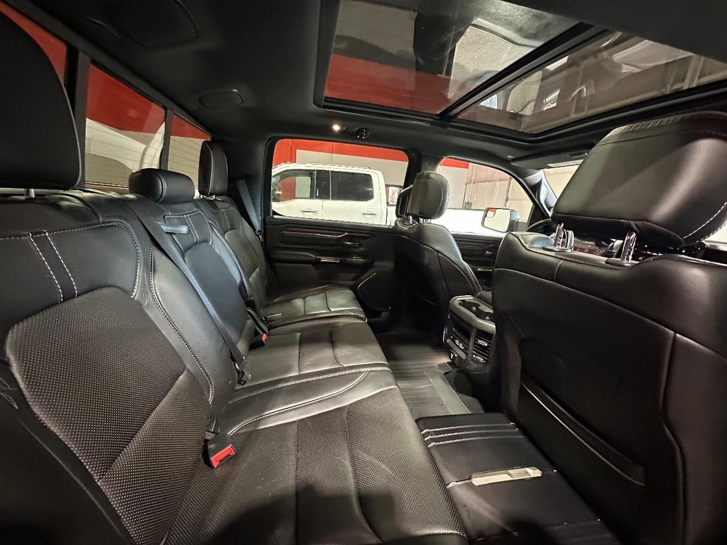 Ram 1500 Vehicle Full-screen Gallery Image 13