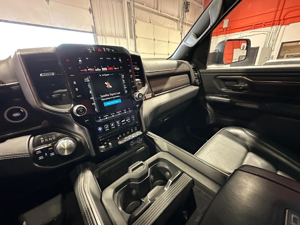 Ram 1500 Vehicle Full-screen Gallery Image 19