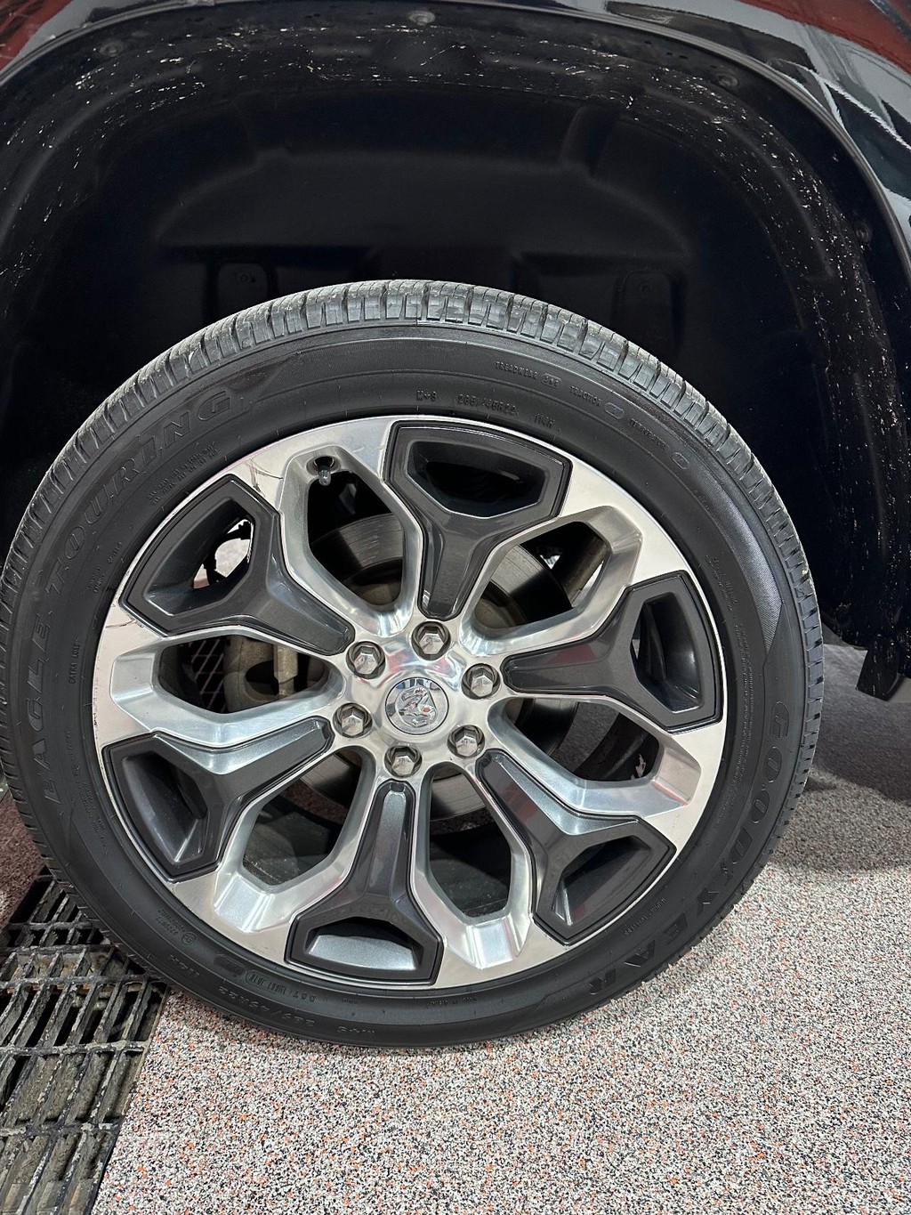 Ram 1500 Vehicle Full-screen Gallery Image 21