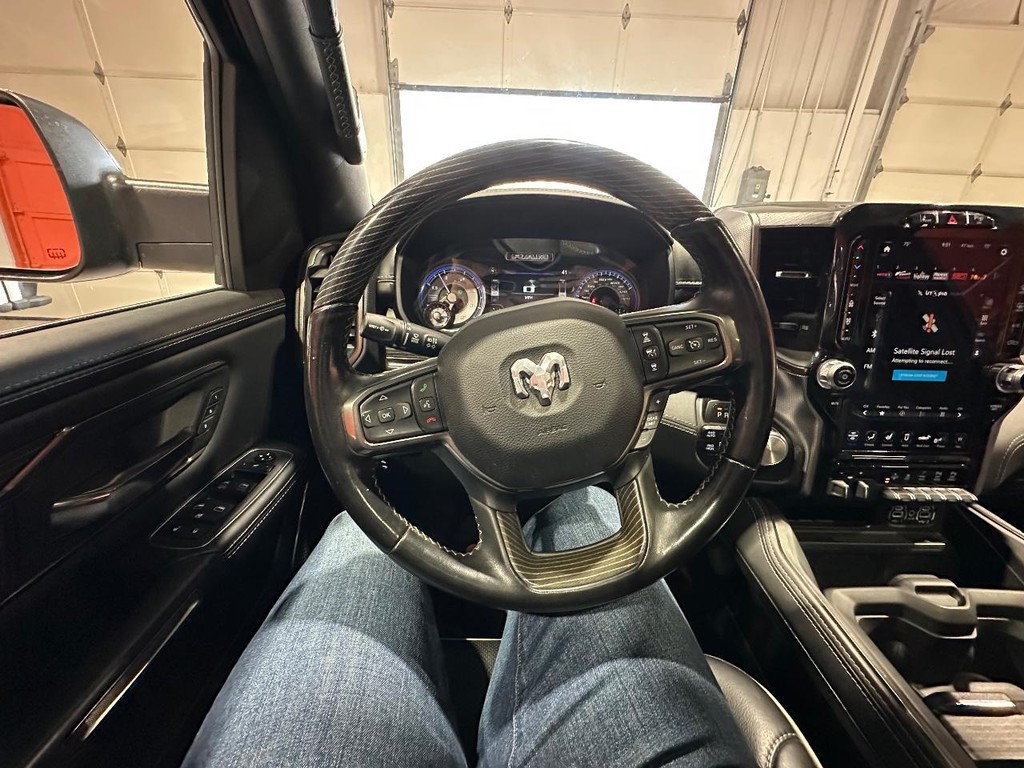 Ram 1500 Vehicle Full-screen Gallery Image 23