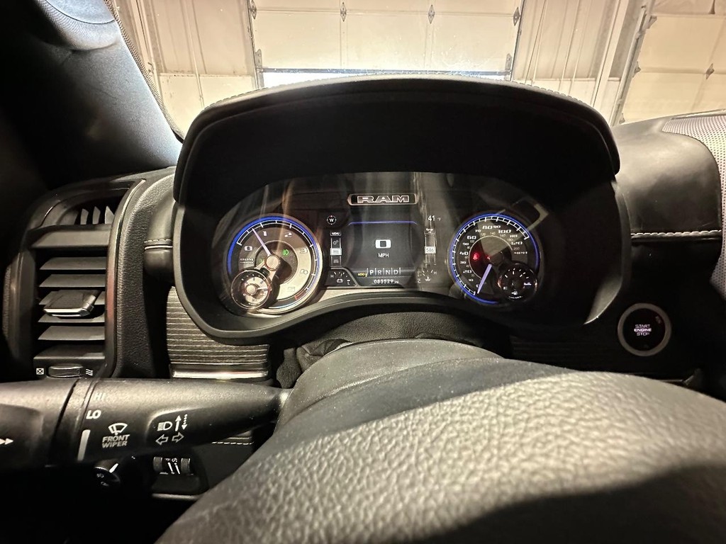 Ram 1500 Vehicle Full-screen Gallery Image 24