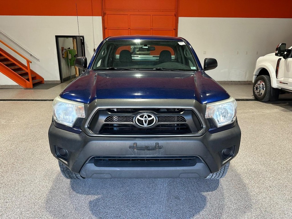 Toyota Tacoma Vehicle Full-screen Gallery Image 6