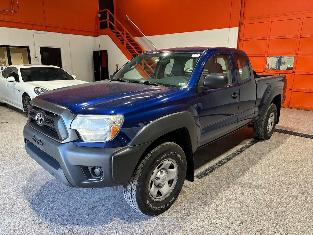 Toyota Tacoma Vehicle Full-screen Gallery Image 7