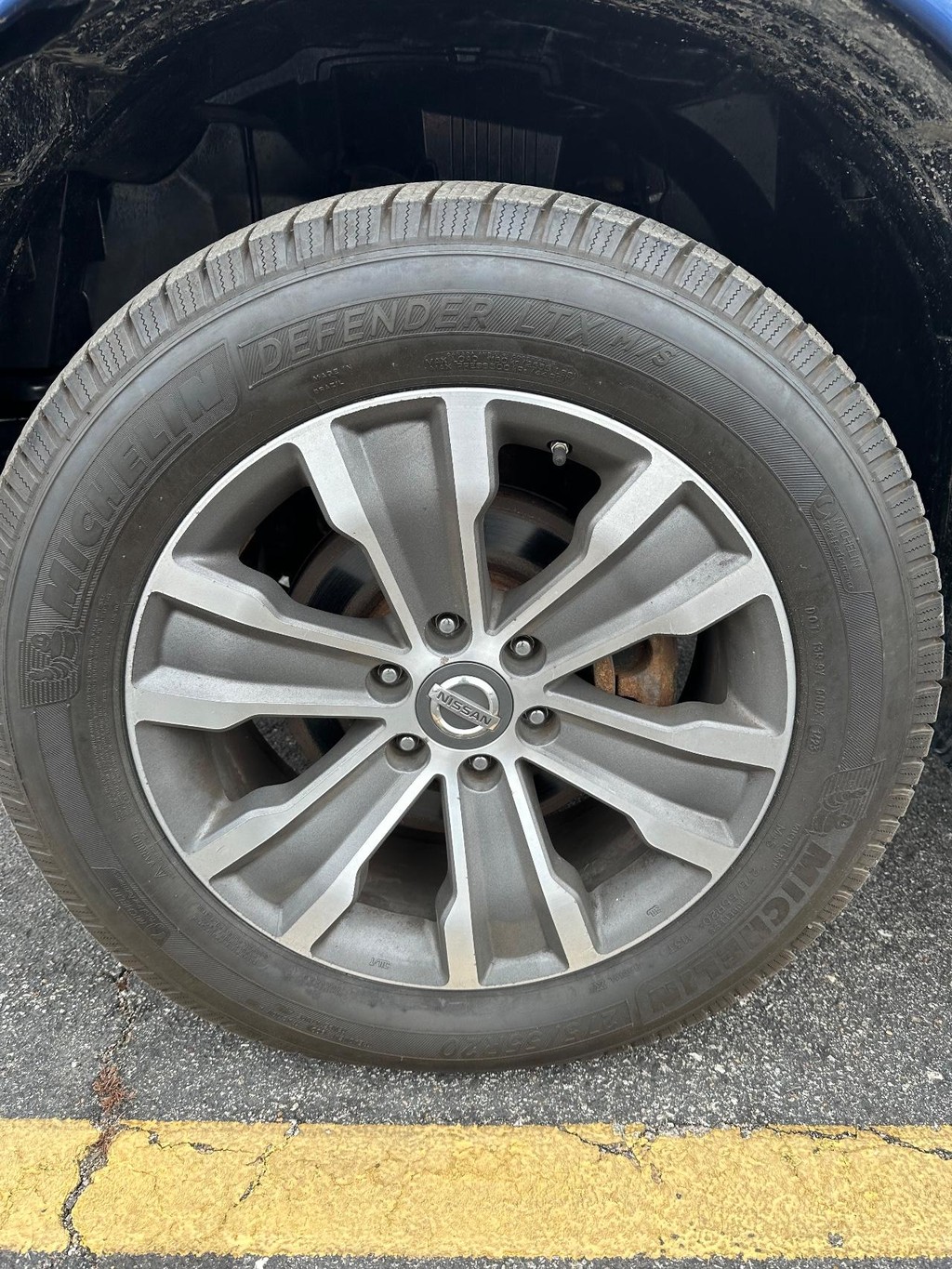 Nissan Titan Vehicle Full-screen Gallery Image 9