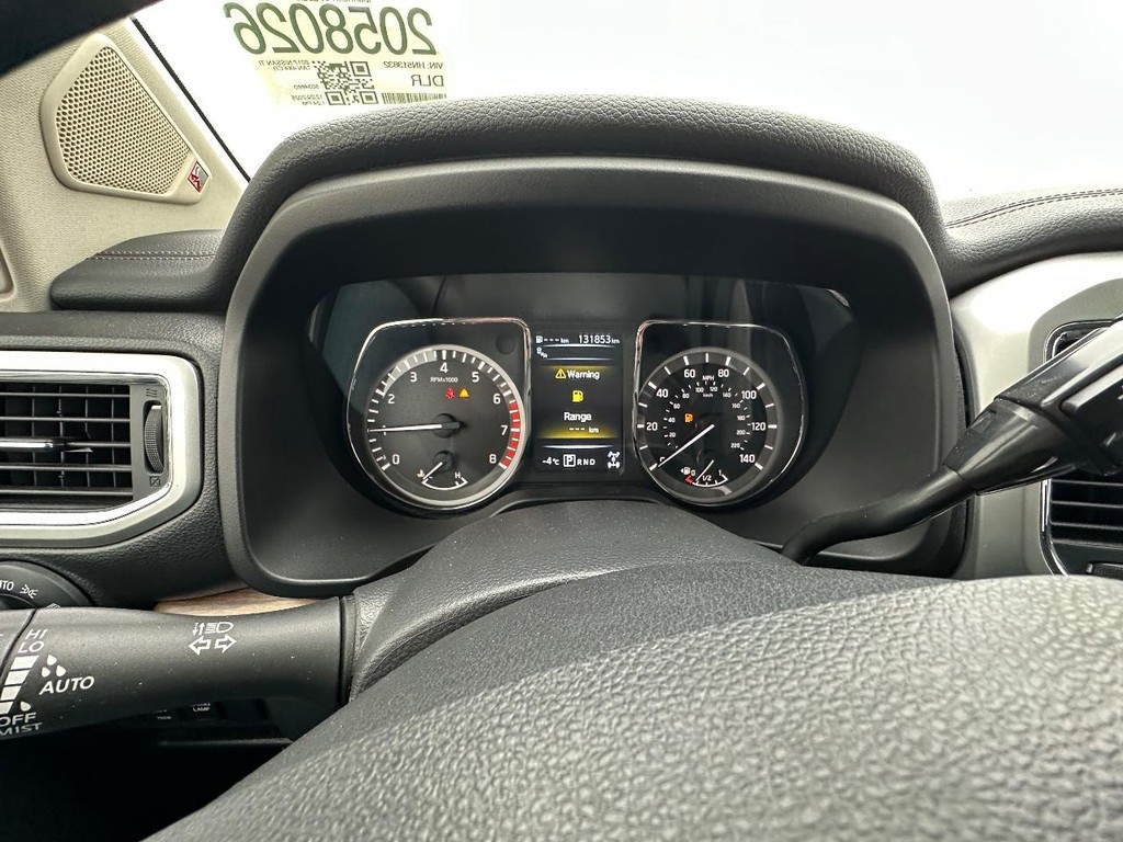 Nissan Titan Vehicle Full-screen Gallery Image 20