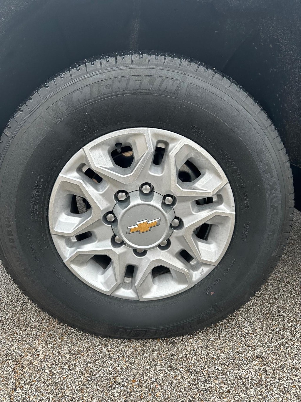 Chevrolet Silverado 2500HD Vehicle Full-screen Gallery Image 10