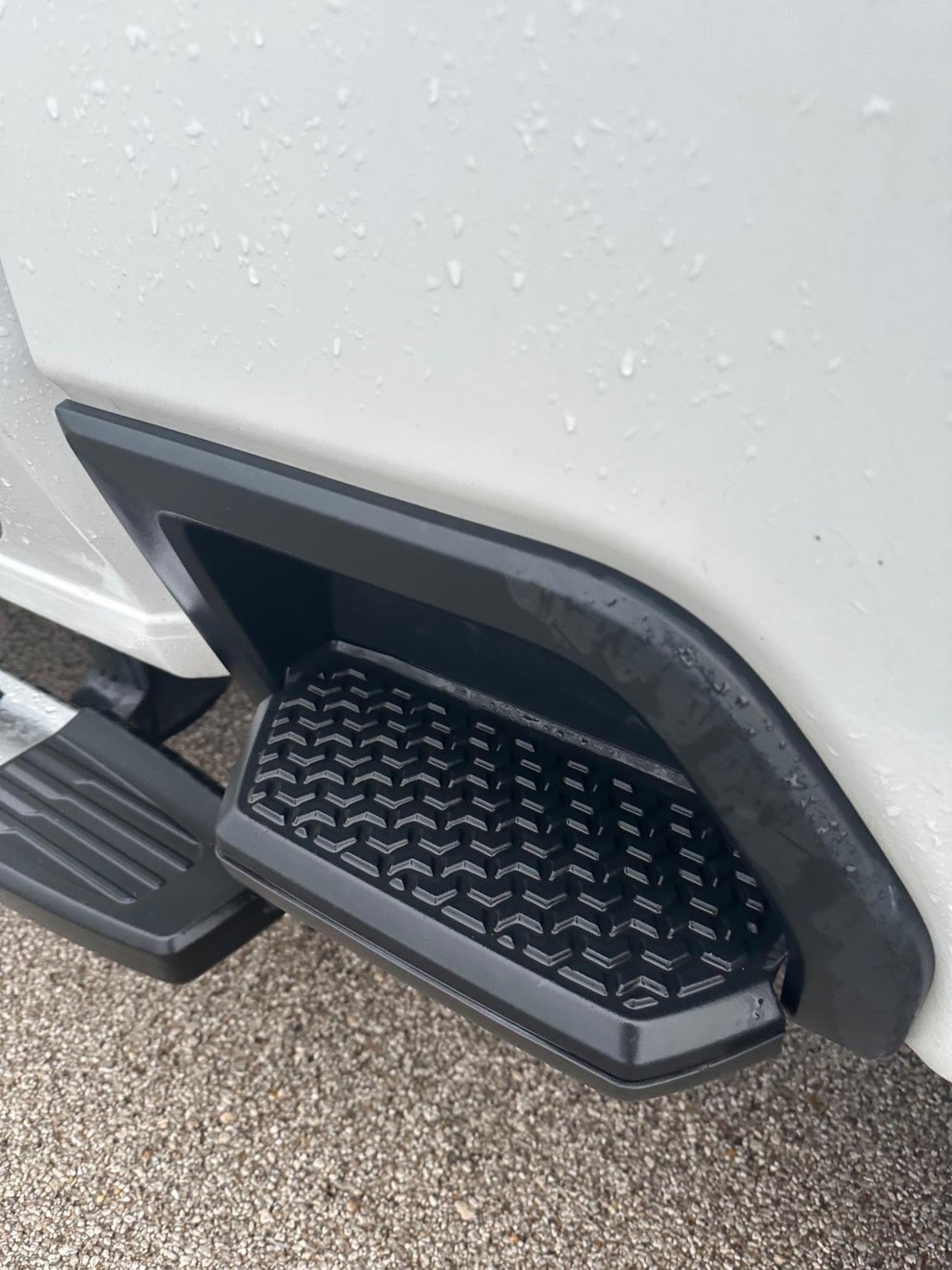 Chevrolet Silverado 2500HD Vehicle Full-screen Gallery Image 12