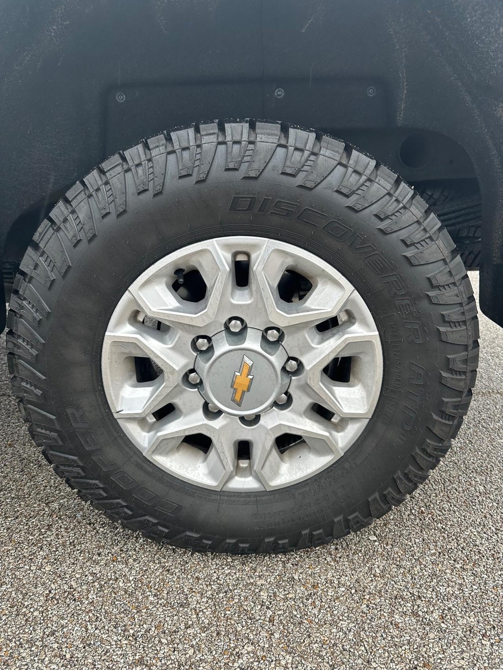 Chevrolet Silverado 2500HD Vehicle Full-screen Gallery Image 13