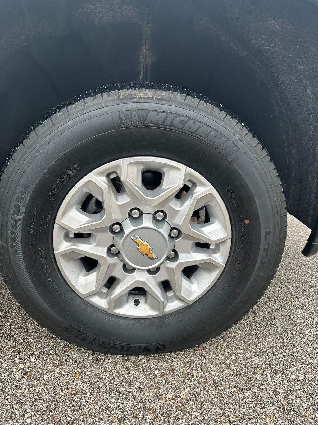 Chevrolet Silverado 2500HD Vehicle Full-screen Gallery Image 18