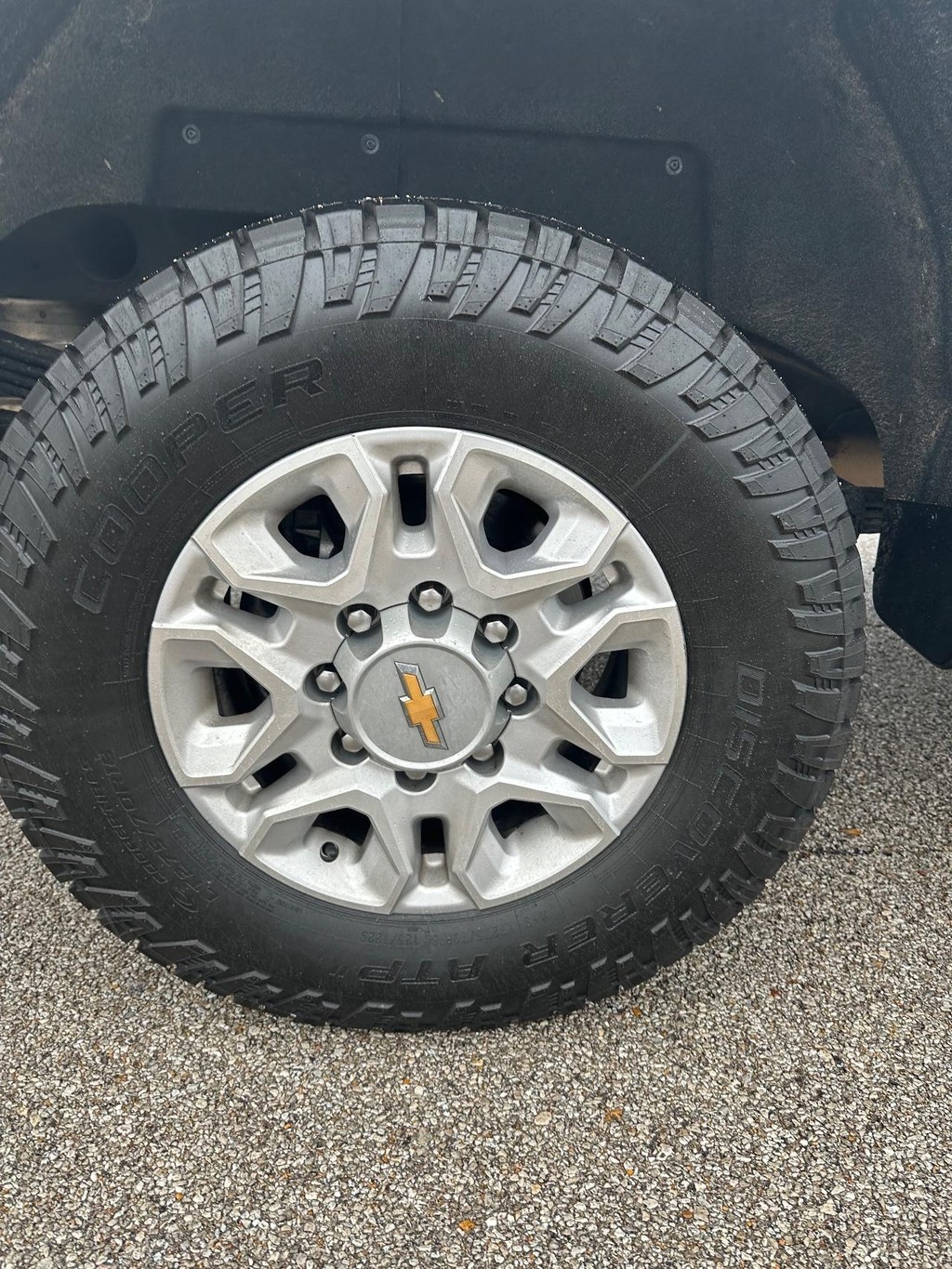 Chevrolet Silverado 2500HD Vehicle Full-screen Gallery Image 19