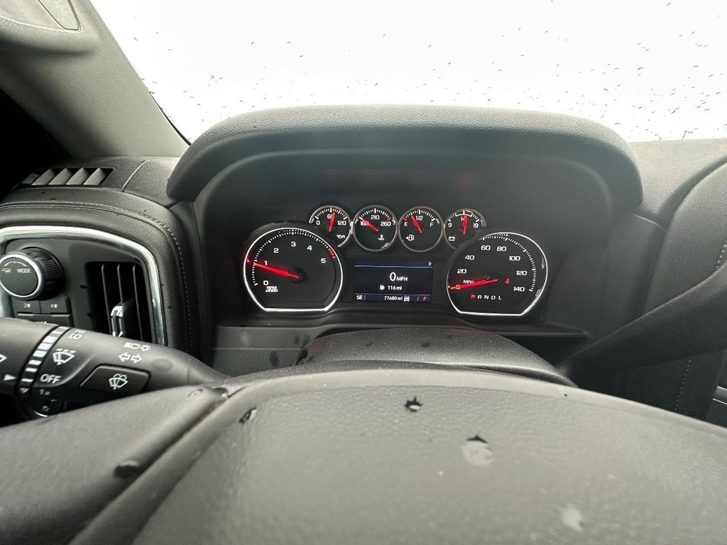 Chevrolet Silverado 2500HD Vehicle Full-screen Gallery Image 25