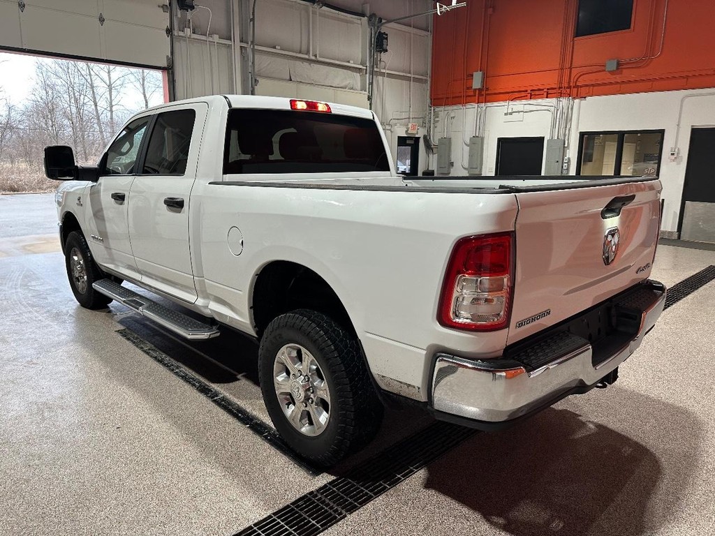 Ram 2500 Vehicle Full-screen Gallery Image 6