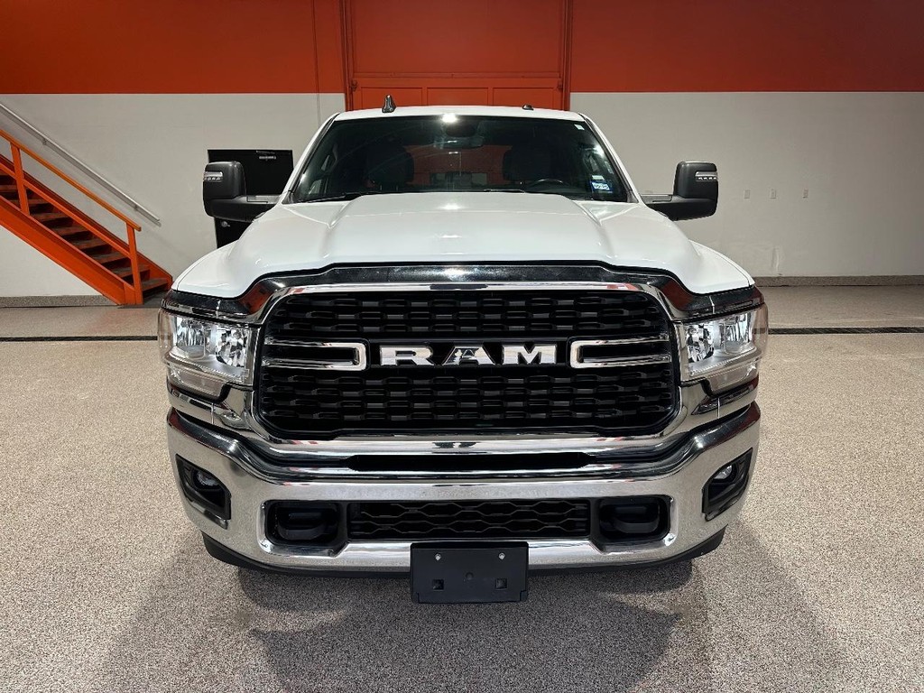 Ram 2500 Vehicle Full-screen Gallery Image 9
