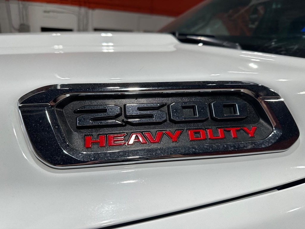 Ram 2500 Vehicle Full-screen Gallery Image 12