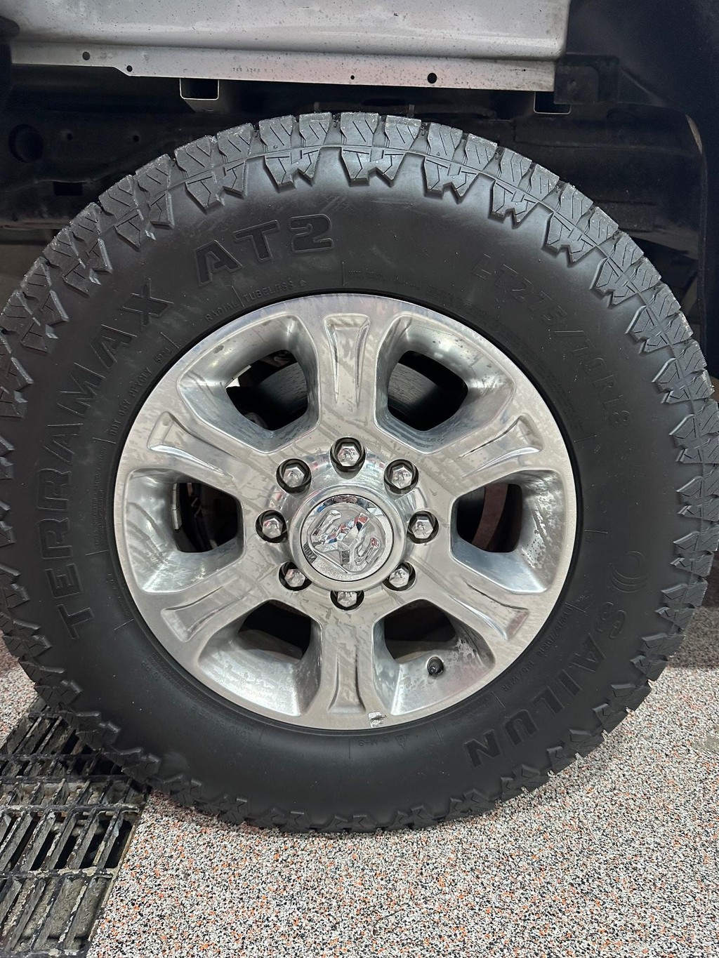 Ram 2500 Vehicle Full-screen Gallery Image 22