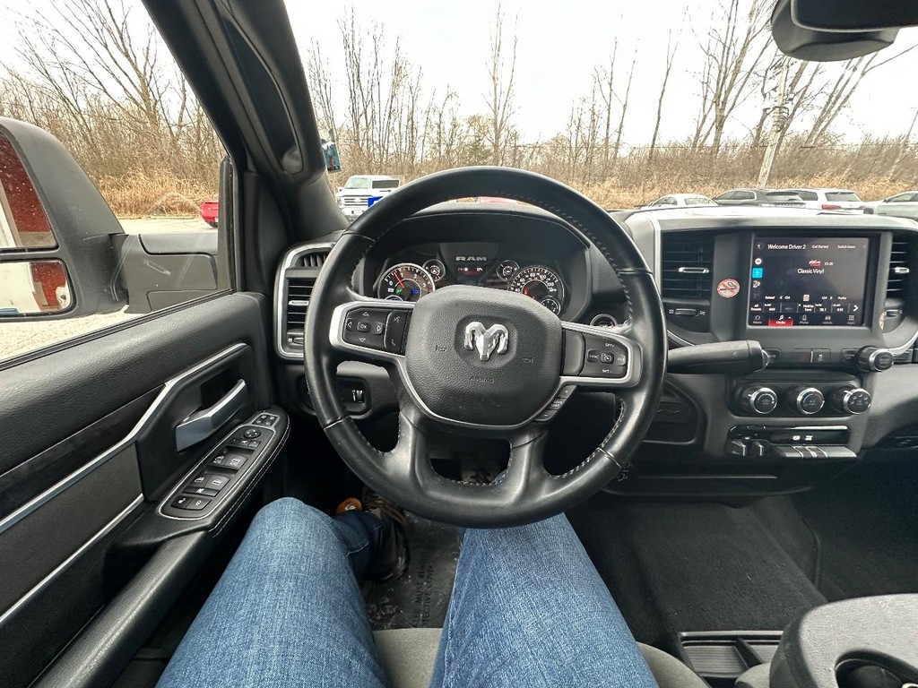 Ram 2500 Vehicle Full-screen Gallery Image 26