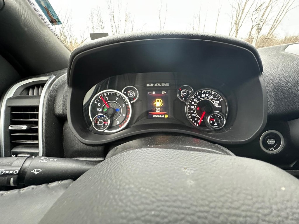 Ram 2500 Vehicle Full-screen Gallery Image 27