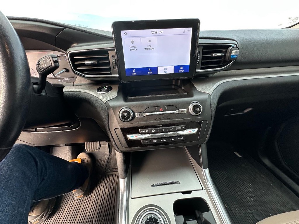 Ford Explorer Vehicle Full-screen Gallery Image 18