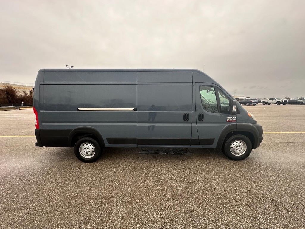 Ram ProMaster Cargo Van Vehicle Full-screen Gallery Image 2
