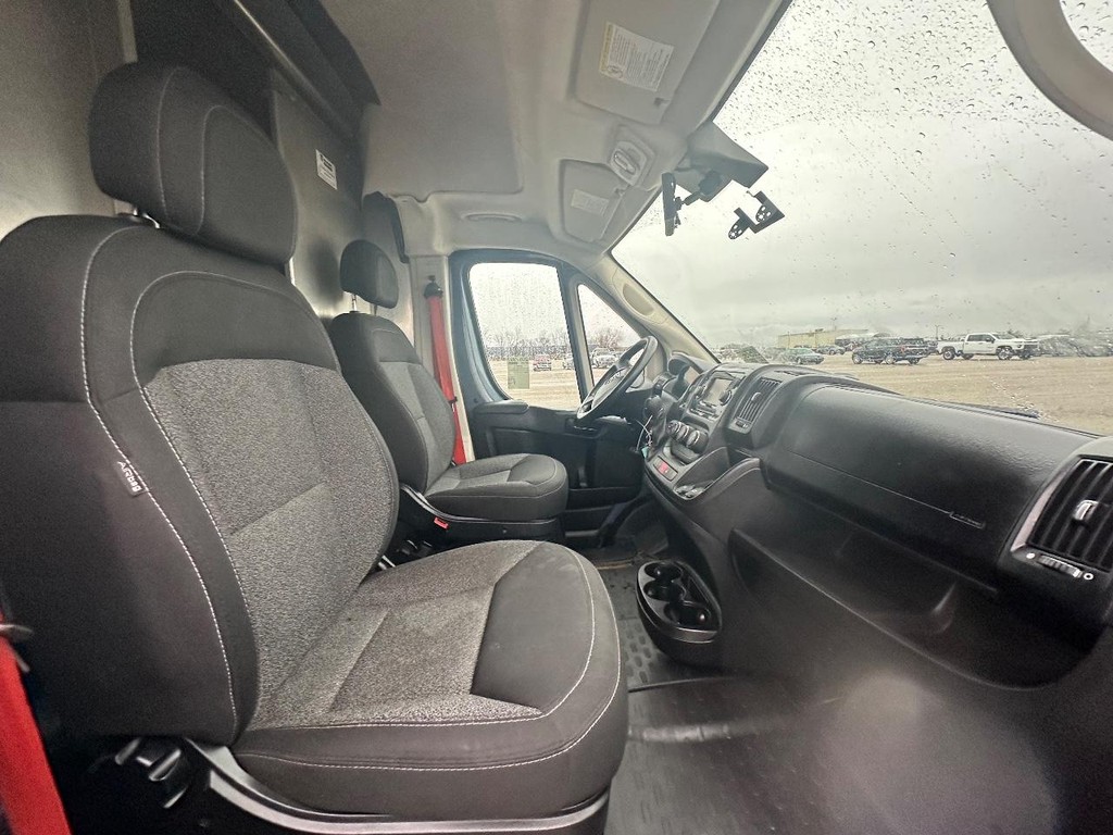 Ram ProMaster Cargo Van Vehicle Full-screen Gallery Image 16