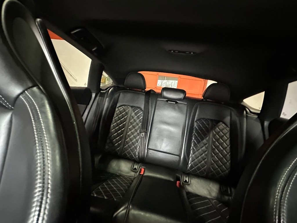 Audi S5 Sportback Vehicle Full-screen Gallery Image 20