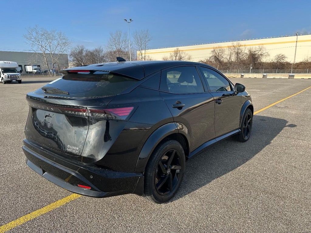 Nissan ARIYA Vehicle Full-screen Gallery Image 3