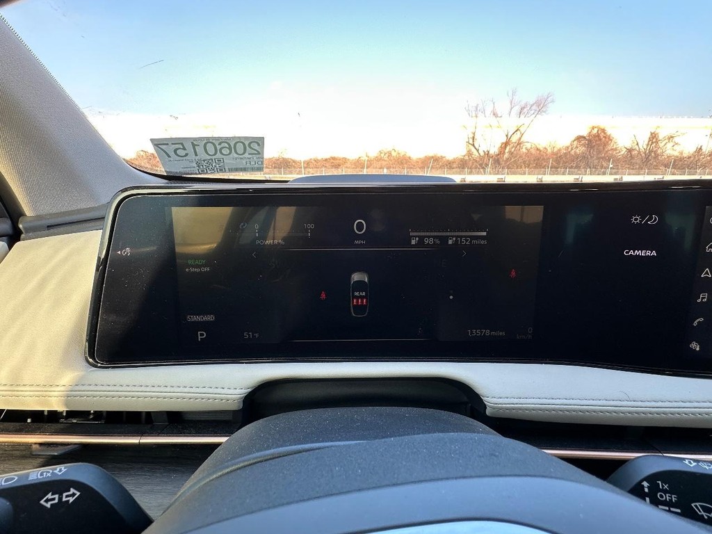 Nissan ARIYA Vehicle Full-screen Gallery Image 6