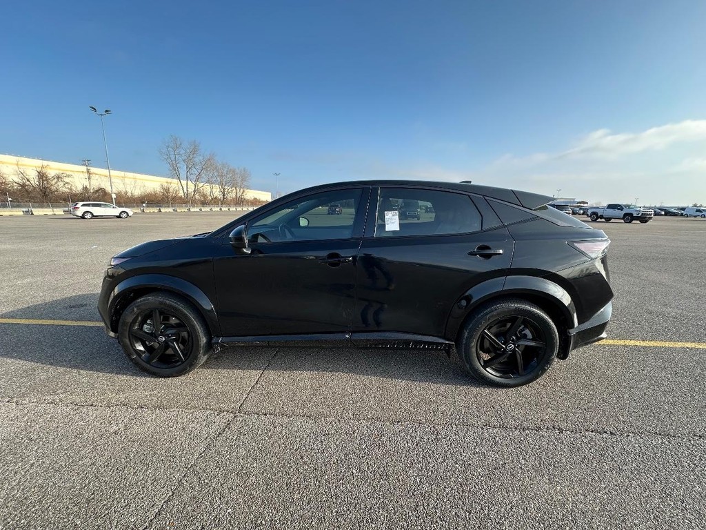 Nissan ARIYA Vehicle Full-screen Gallery Image 9