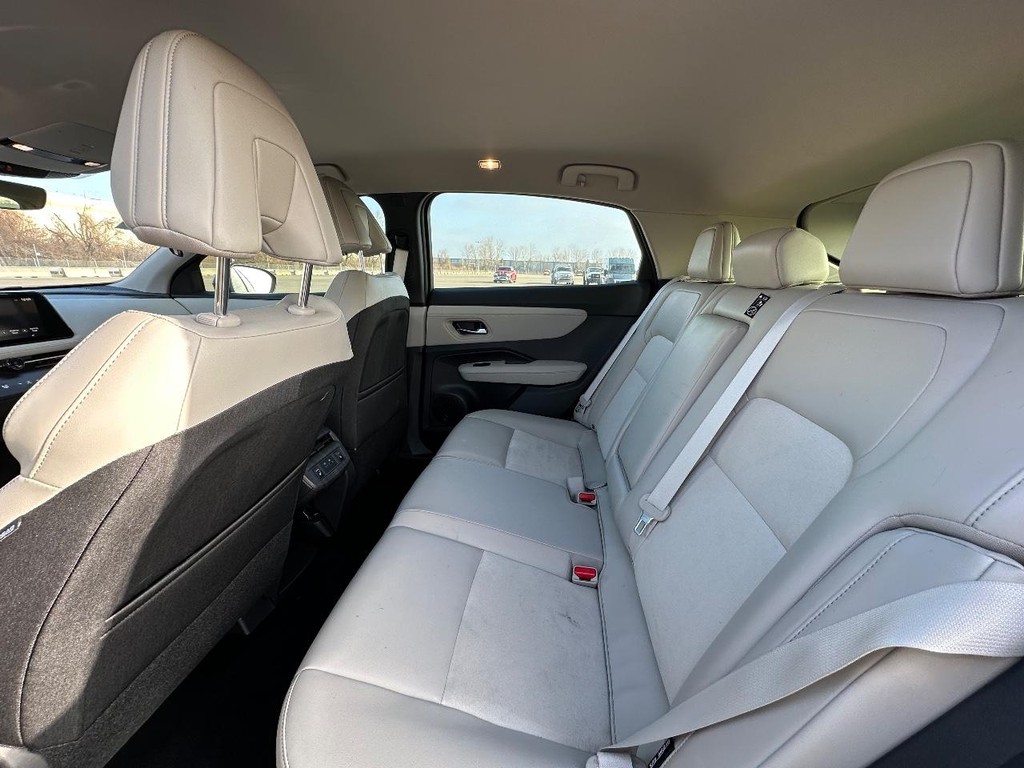 Nissan ARIYA Vehicle Full-screen Gallery Image 12