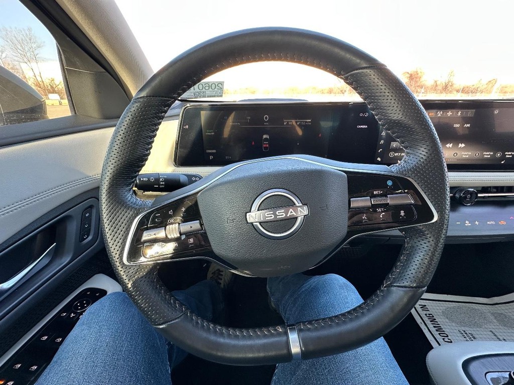 Nissan ARIYA Vehicle Full-screen Gallery Image 17