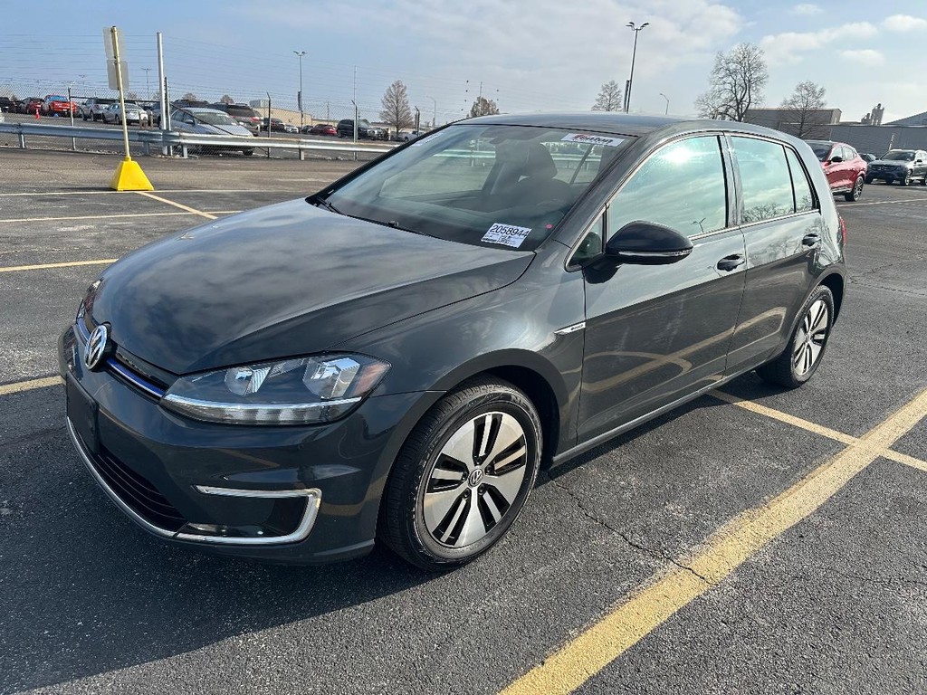 Volkswagen e-Golf Vehicle Full-screen Gallery Image 8
