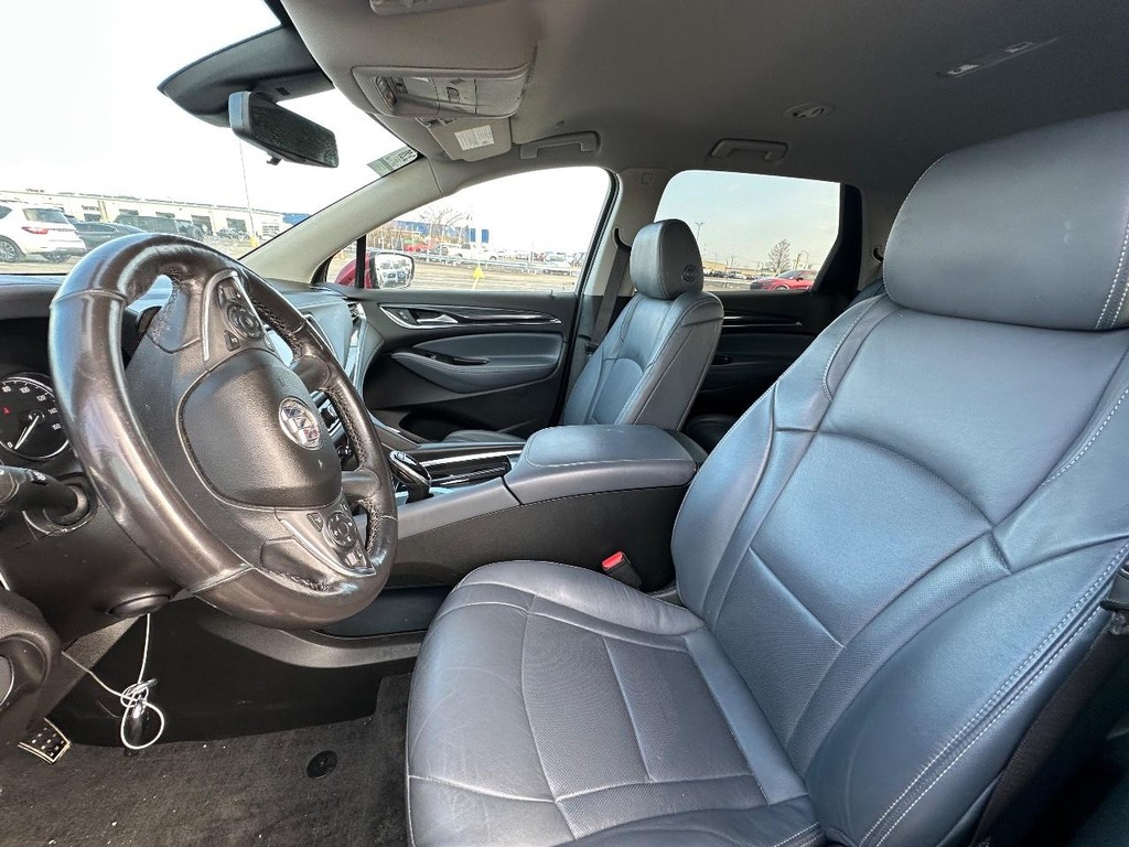 Buick Enclave Vehicle Full-screen Gallery Image 13