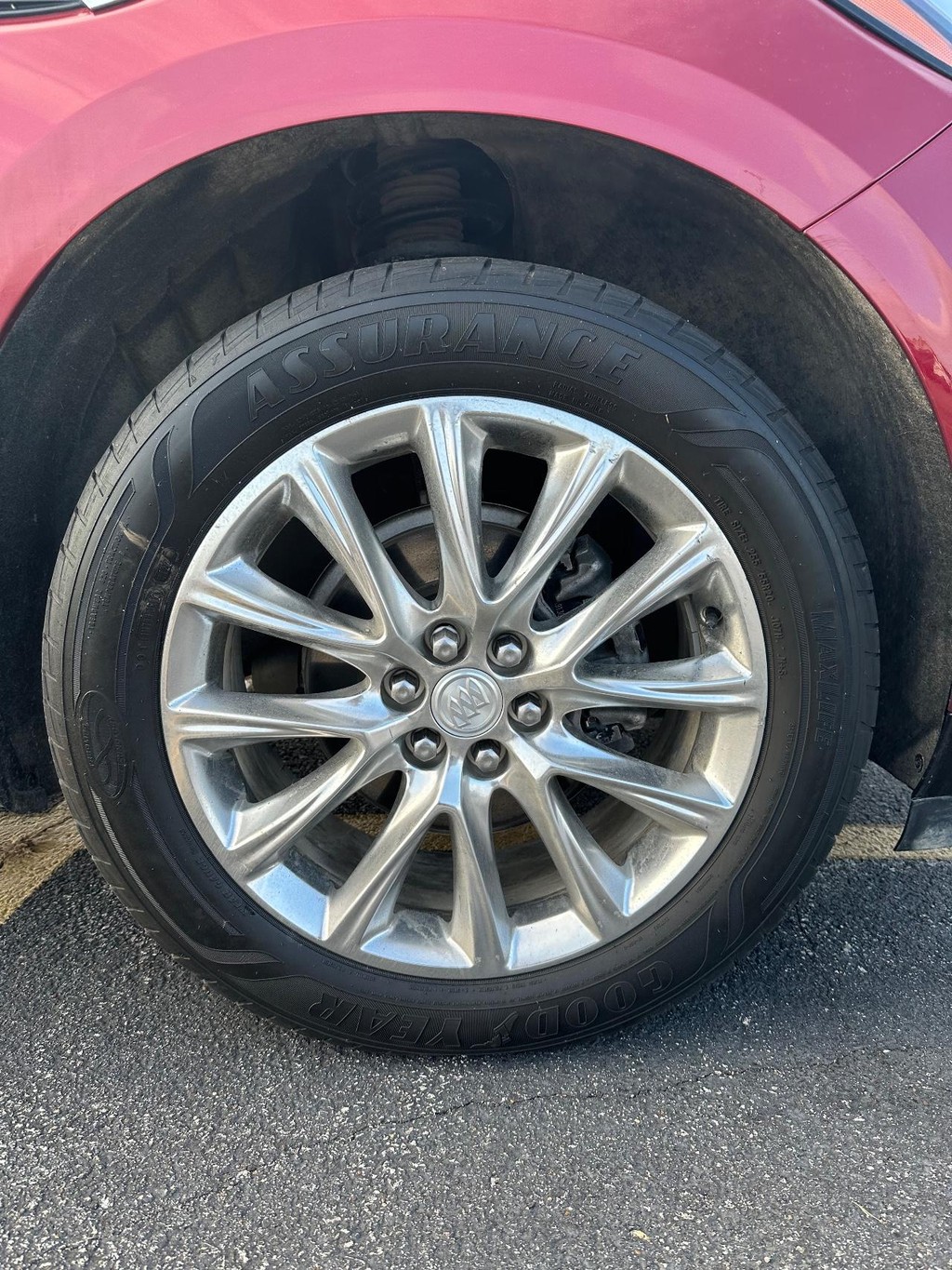 Buick Enclave Vehicle Full-screen Gallery Image 15