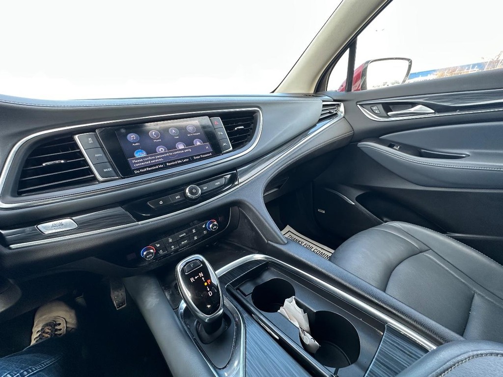 Buick Enclave Vehicle Full-screen Gallery Image 19