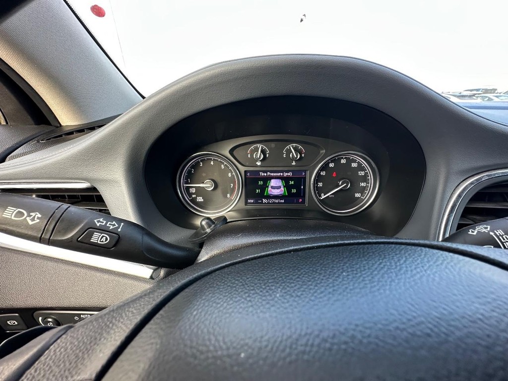 Buick Enclave Vehicle Full-screen Gallery Image 20