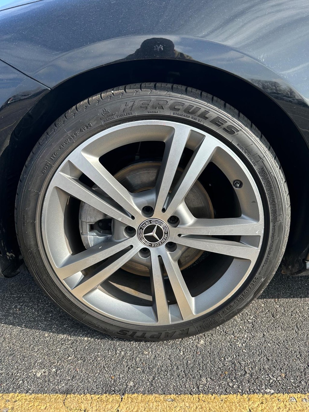 Mercedes-Benz CLA Vehicle Full-screen Gallery Image 7