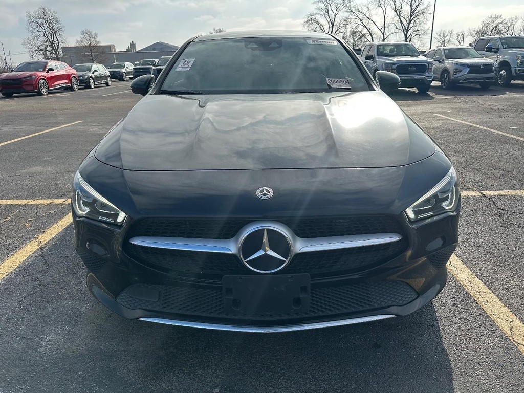 Mercedes-Benz CLA Vehicle Full-screen Gallery Image 8