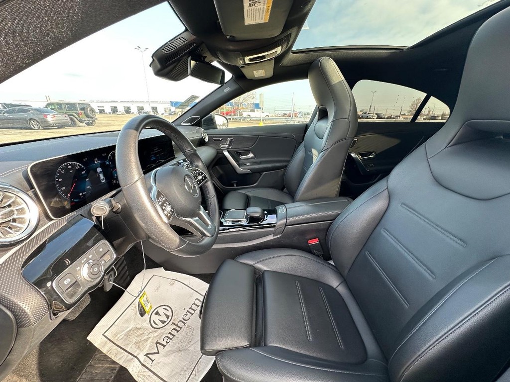 Mercedes-Benz CLA Vehicle Full-screen Gallery Image 10