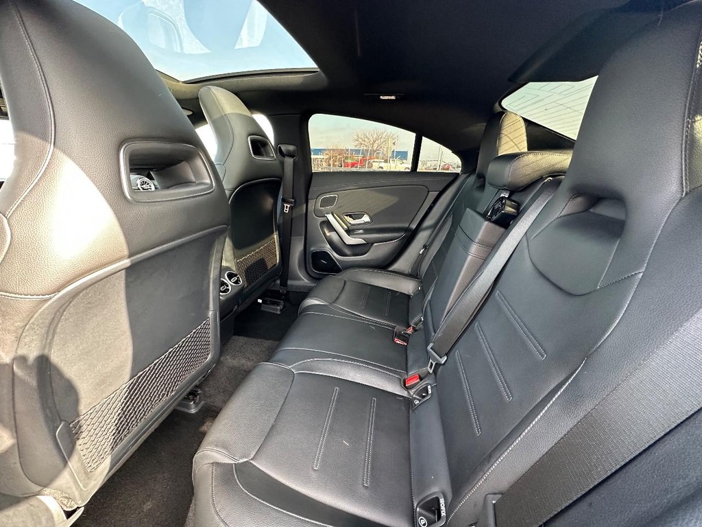 Mercedes-Benz CLA Vehicle Full-screen Gallery Image 11