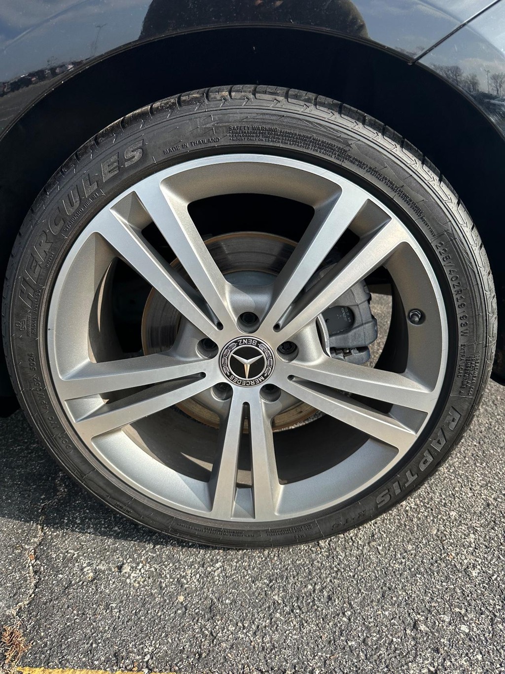 Mercedes-Benz CLA Vehicle Full-screen Gallery Image 12