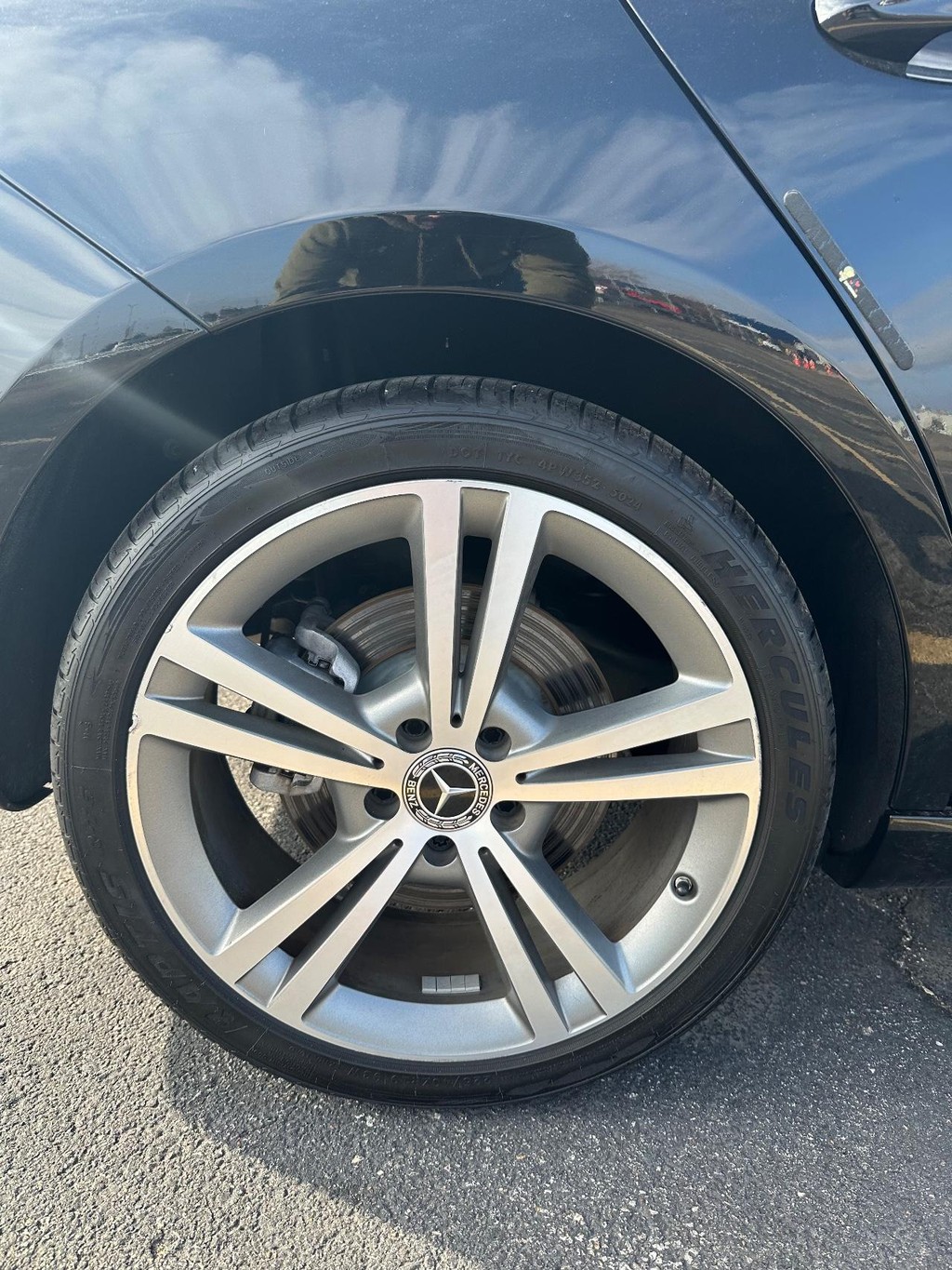 Mercedes-Benz CLA Vehicle Full-screen Gallery Image 15