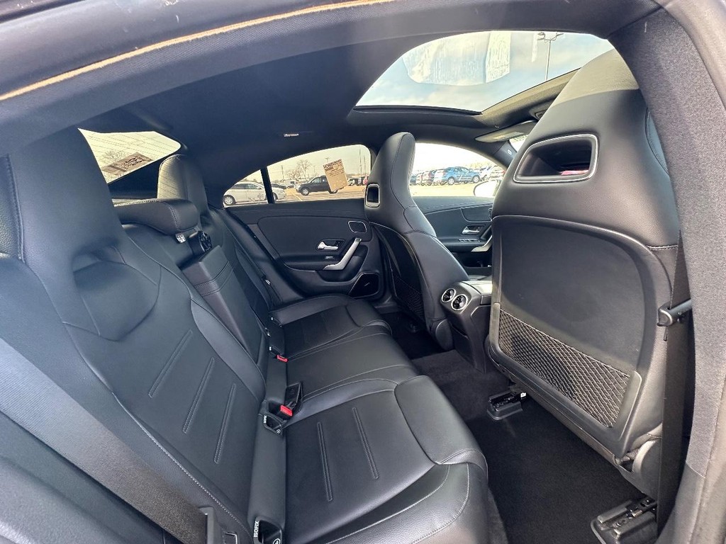 Mercedes-Benz CLA Vehicle Full-screen Gallery Image 18