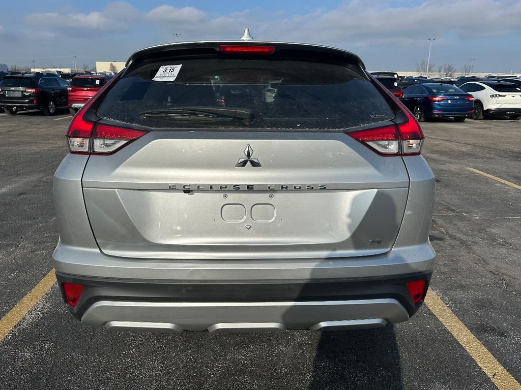 Mitsubishi Eclipse Cross Vehicle Full-screen Gallery Image 4