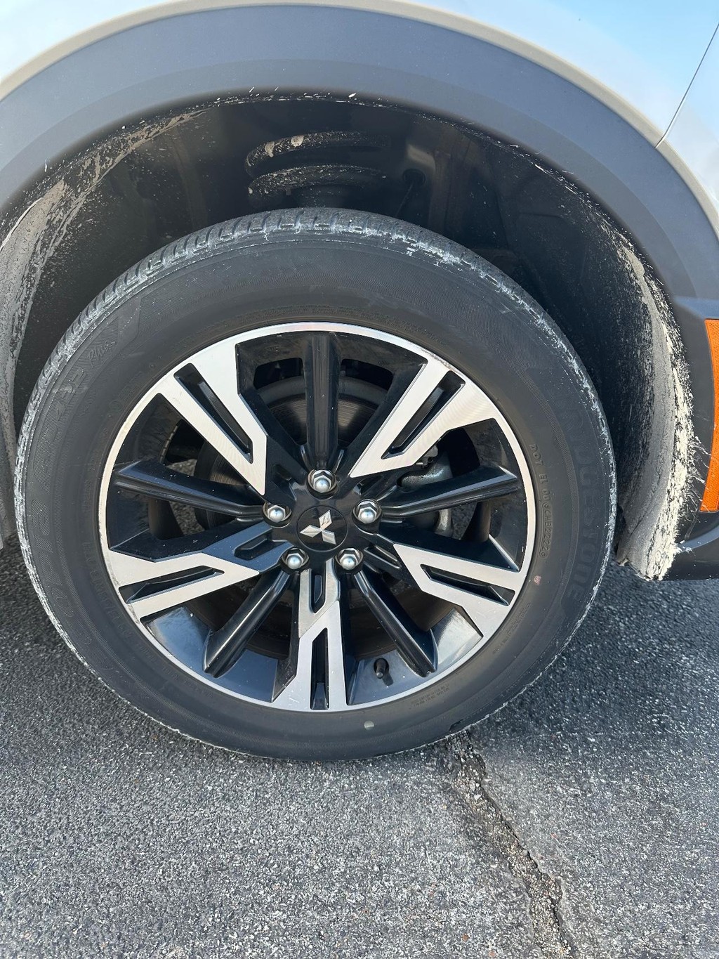 Mitsubishi Eclipse Cross Vehicle Full-screen Gallery Image 12