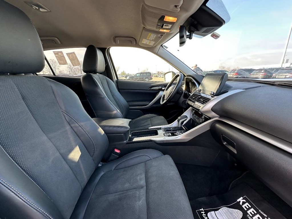 Mitsubishi Eclipse Cross Vehicle Full-screen Gallery Image 17