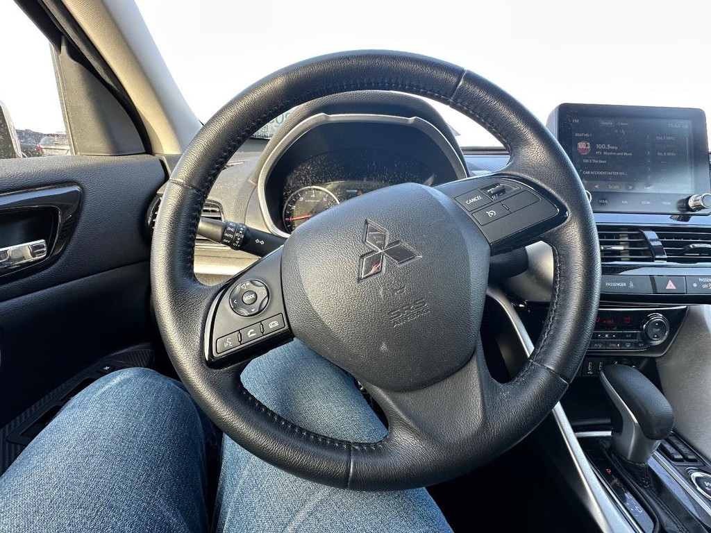 Mitsubishi Eclipse Cross Vehicle Full-screen Gallery Image 19