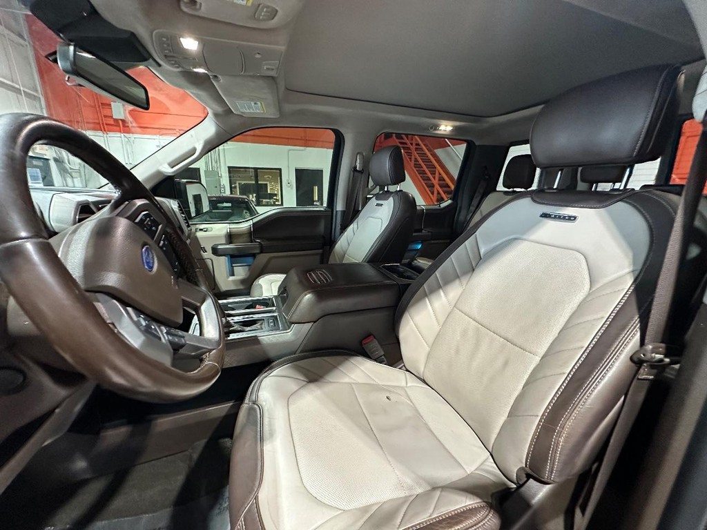 Ford F-150 Vehicle Full-screen Gallery Image 15