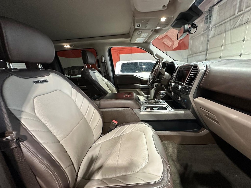 Ford F-150 Vehicle Full-screen Gallery Image 19