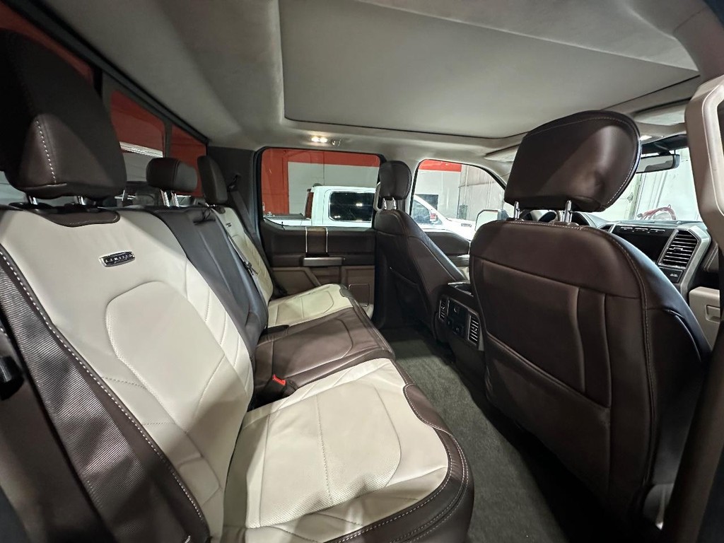 Ford F-150 Vehicle Full-screen Gallery Image 24